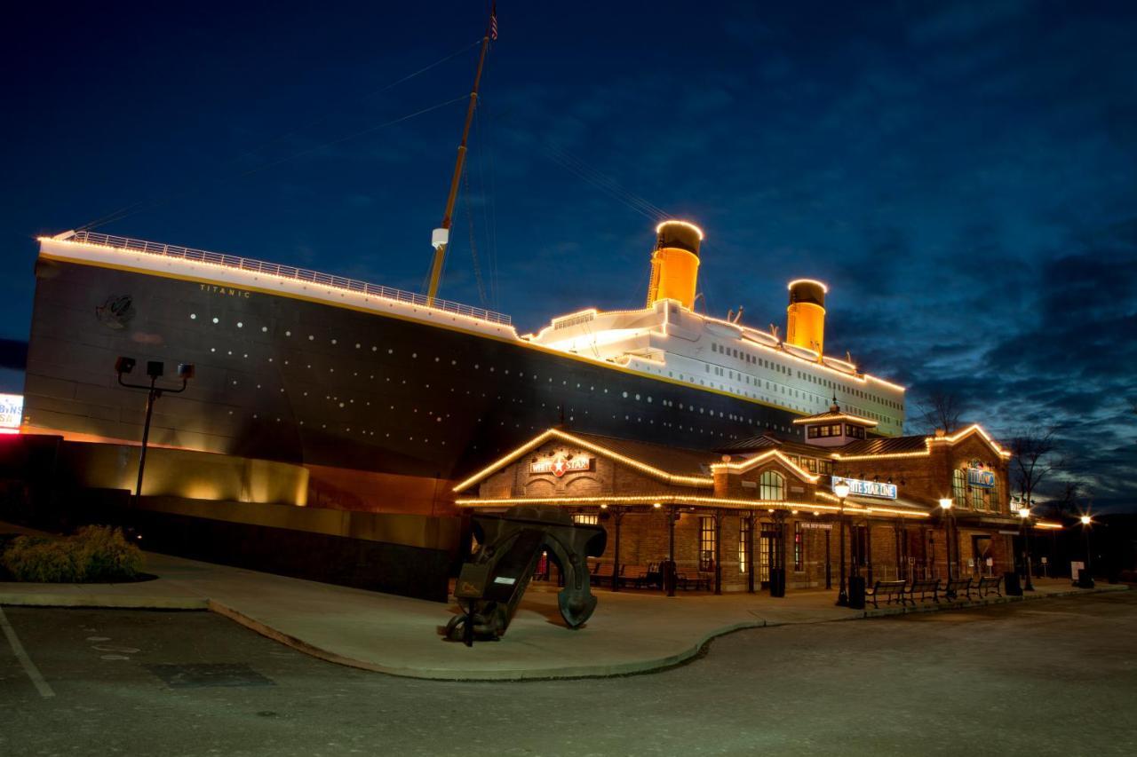 Rock Of Ages, Hot Tub, Game Room, Wifi, 1089 Free Tickets Each Paid Day, Dollywood And More Pigeon Forge Ngoại thất bức ảnh